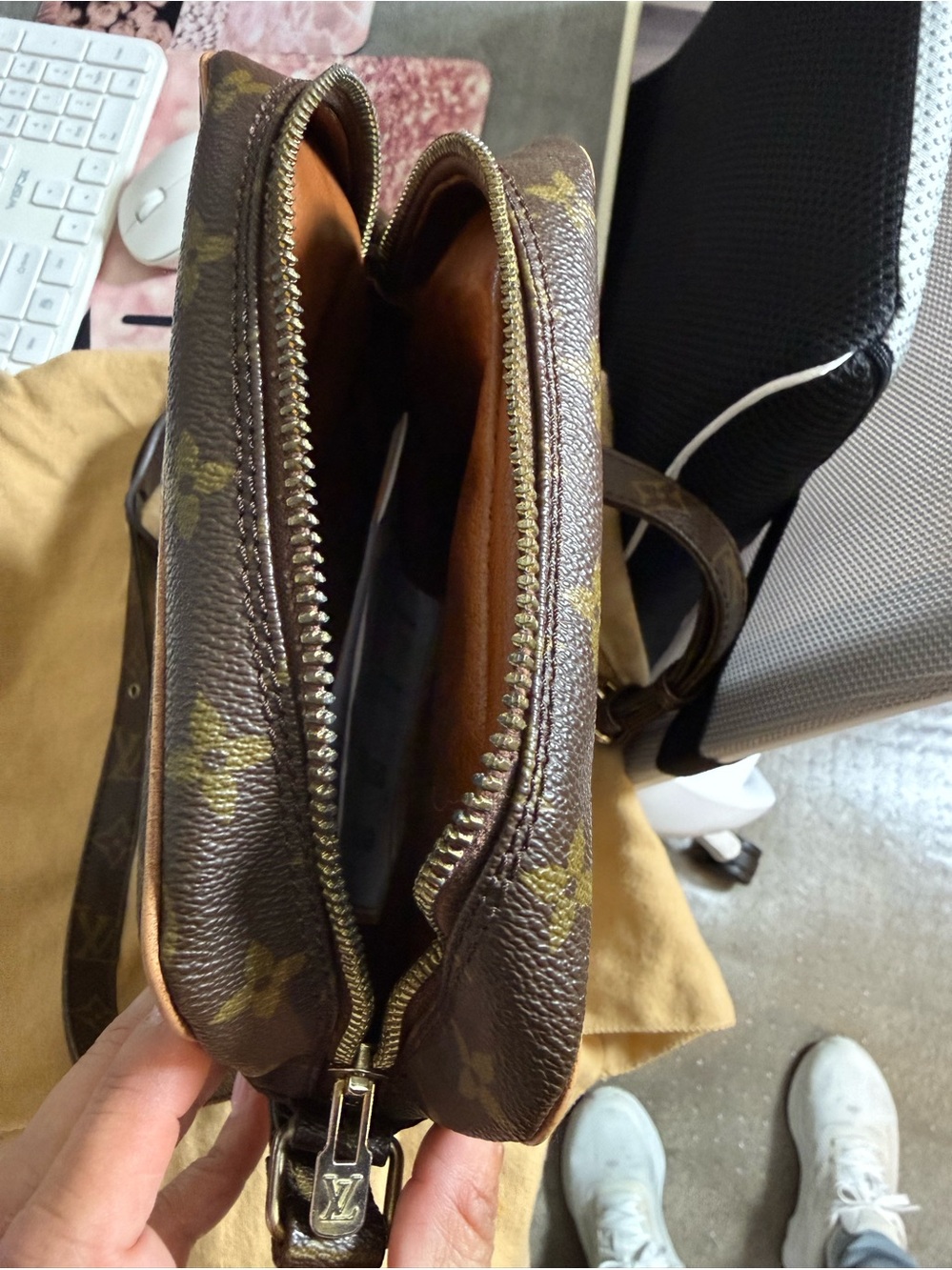 Louis Vuitton Marceau Monogram Canvas Bag-Authentic - Picture 11 of 16